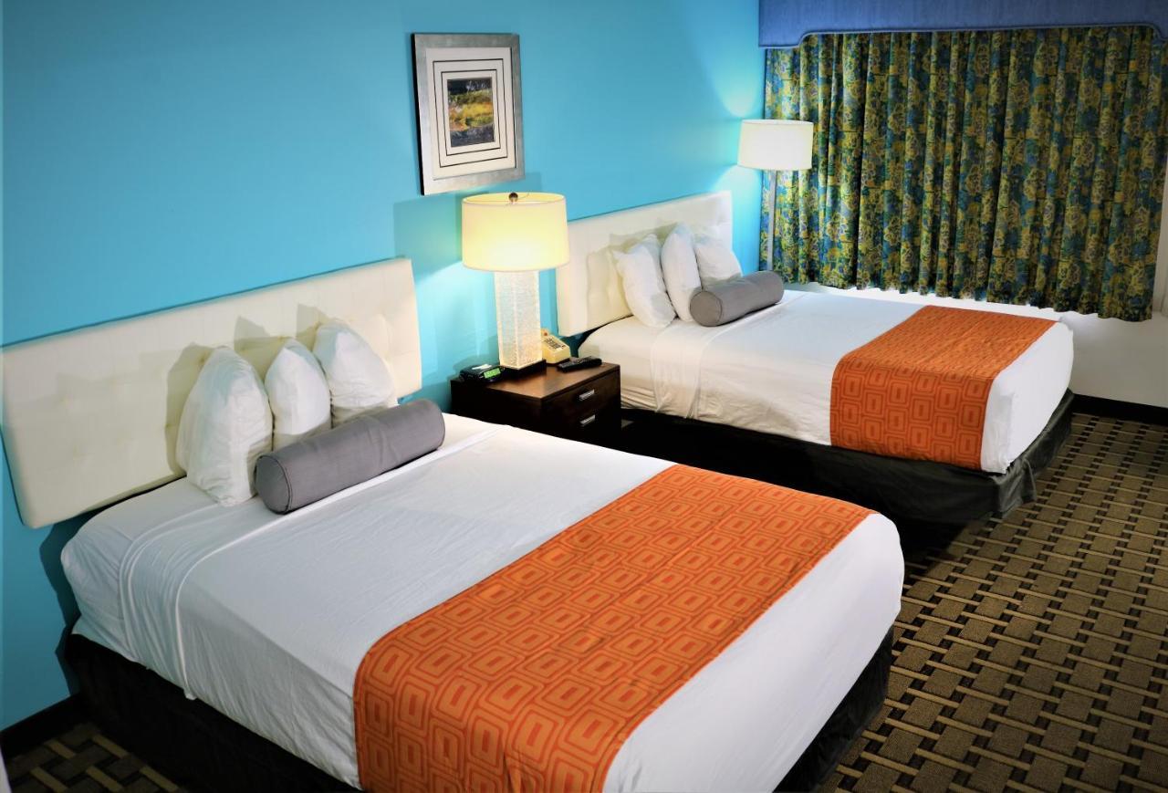 Howard Johnson By Wyndham Lake Front Park Kissimmee Exterior photo